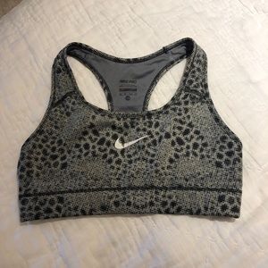 Nike pro sportsbra